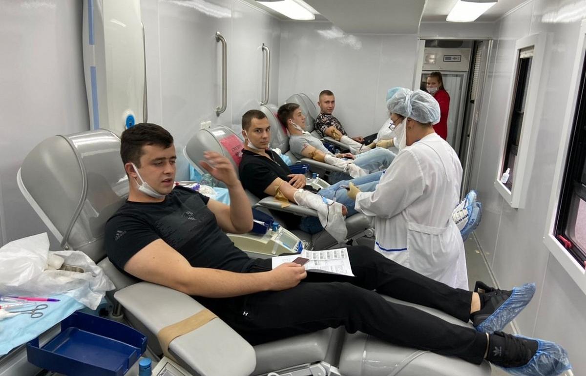За три недели на донорских акциях в Тверской области сдано более 200 литров крови