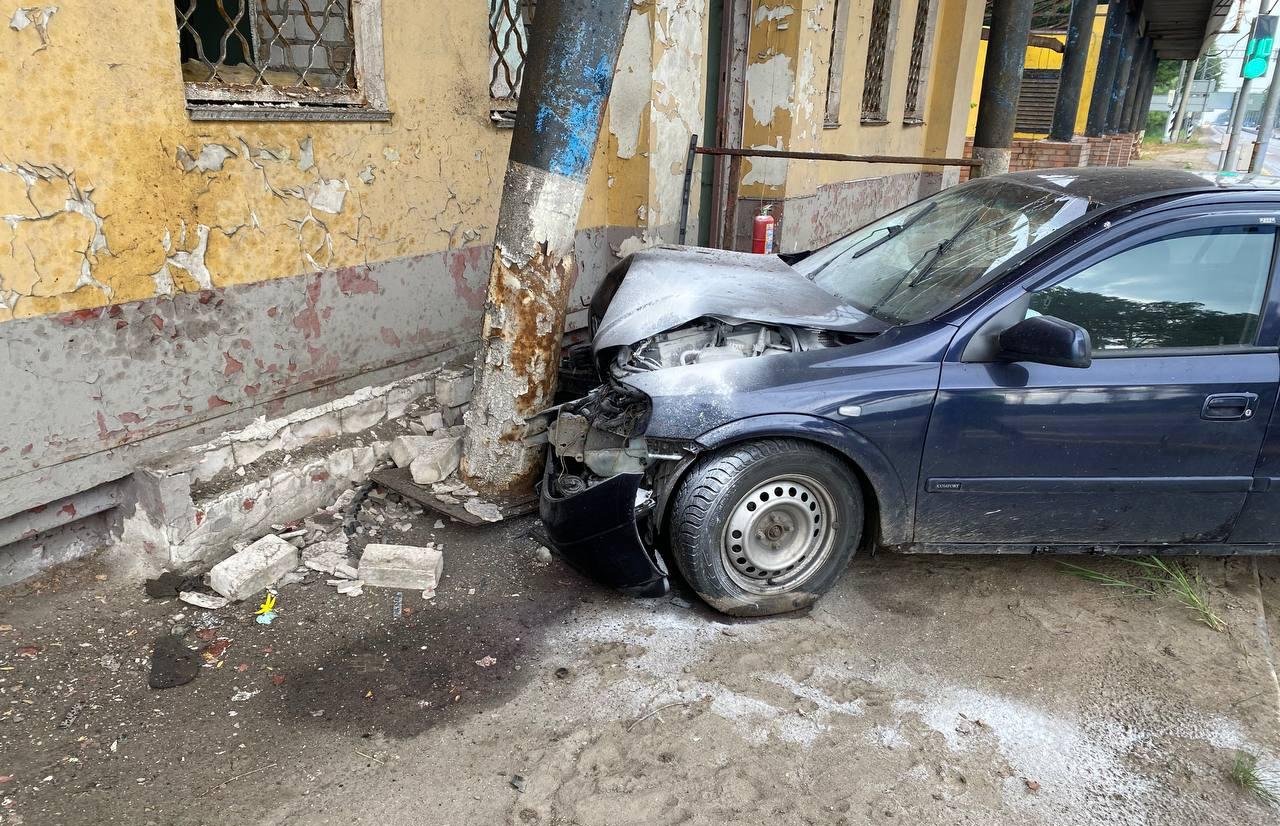 В Тверской области автомобиль протаранил бывший пост милиции  - новости Афанасий