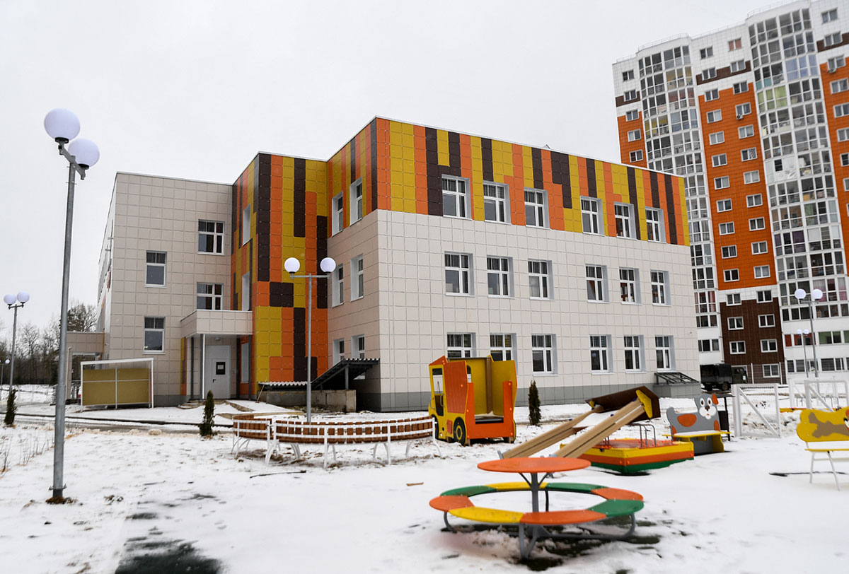 Игорь Руденя осмотрел новый детский сад в Твери