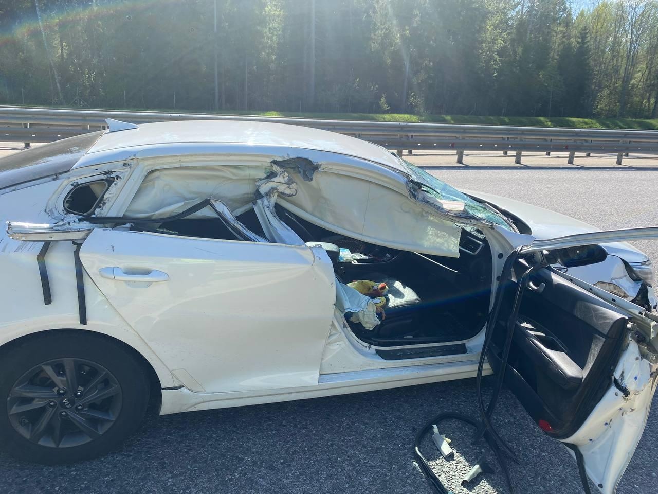 Не пристегнутый ремнем безопасности пассажир легковушки погиб в ДТП на М11 в Тверской области