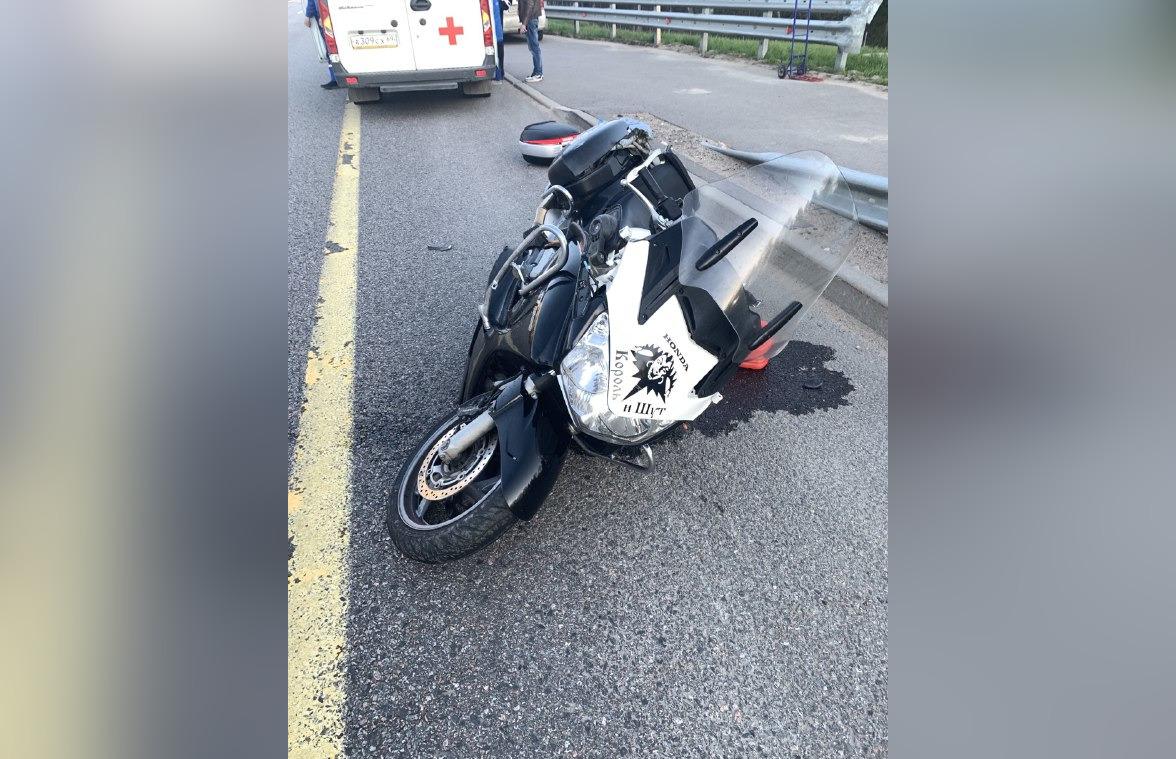 Мотоциклист пострадал на скоростной трассе в Тверской области