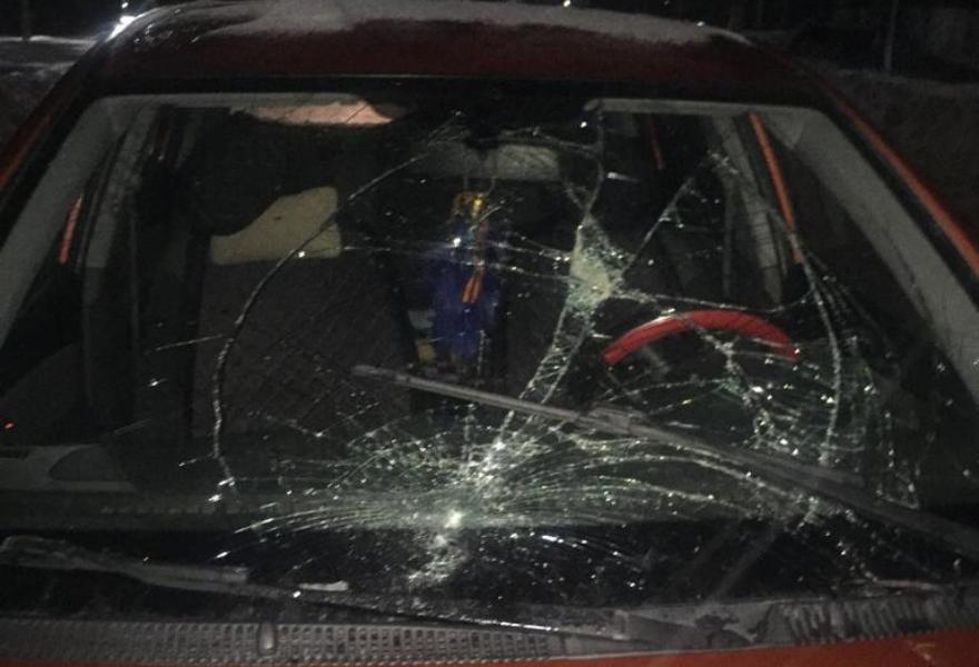 В Тверской области водитель легковушки не справился с управлением и сбил пешехода
