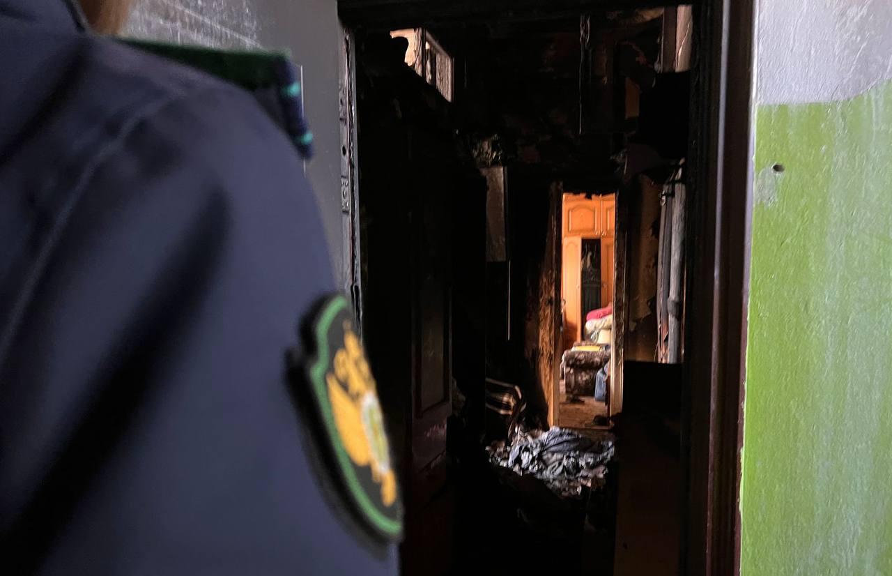 Прокуратура Твери начала проверку по факту пожара в старом доме в центре города