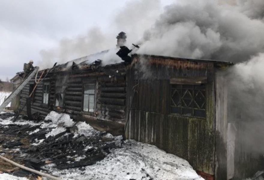 Мужчина погиб в сгоревшем в Тверской области жилом доме
