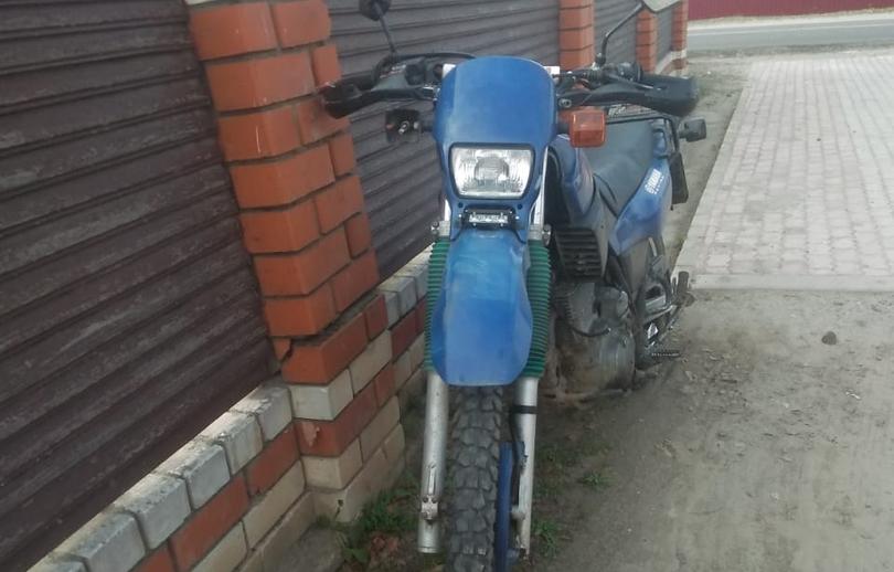 Ехавший по тротуару мотоциклист получил травмы в Тверской области
