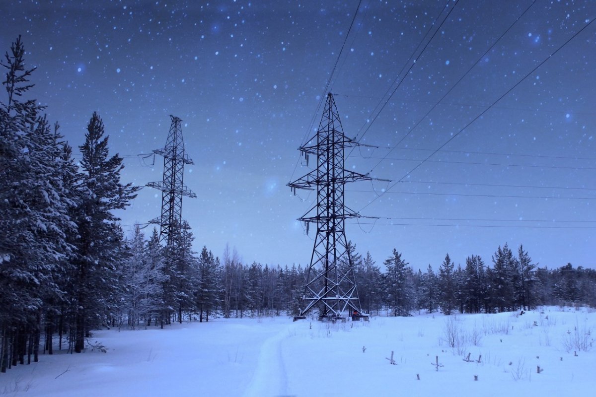 Энергетики «Тверьэнерго» продолжают работать в режиме повышенной готовности из-за надвигающегося снегопада  