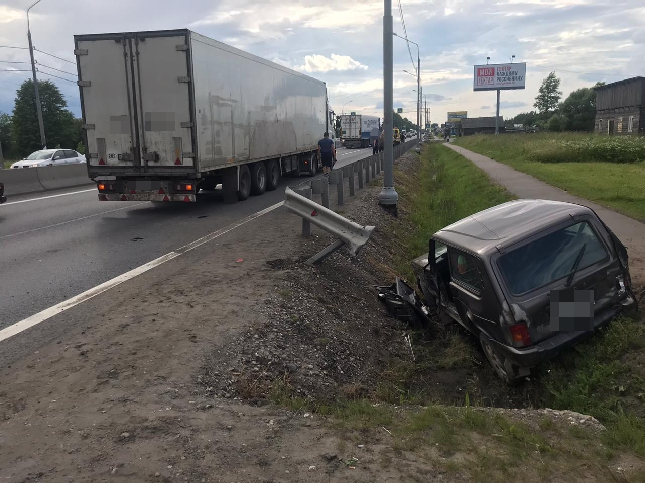 Женщина и девочка госпитализированы после ДТП на М10 в Тверской области