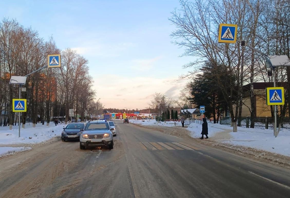 В Конаково водитель кроссовера сбил переходившего дорогу пешехода |  13.01.2023 | Тверь - БезФормата