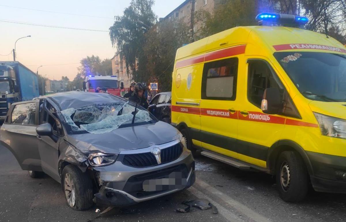 В Твери четыре человека пострадали в массовом ДТП