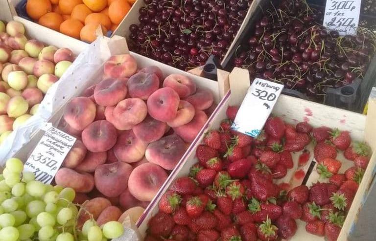 Опасные семяна, клубнику, черешню и персики продавали в Тверской области