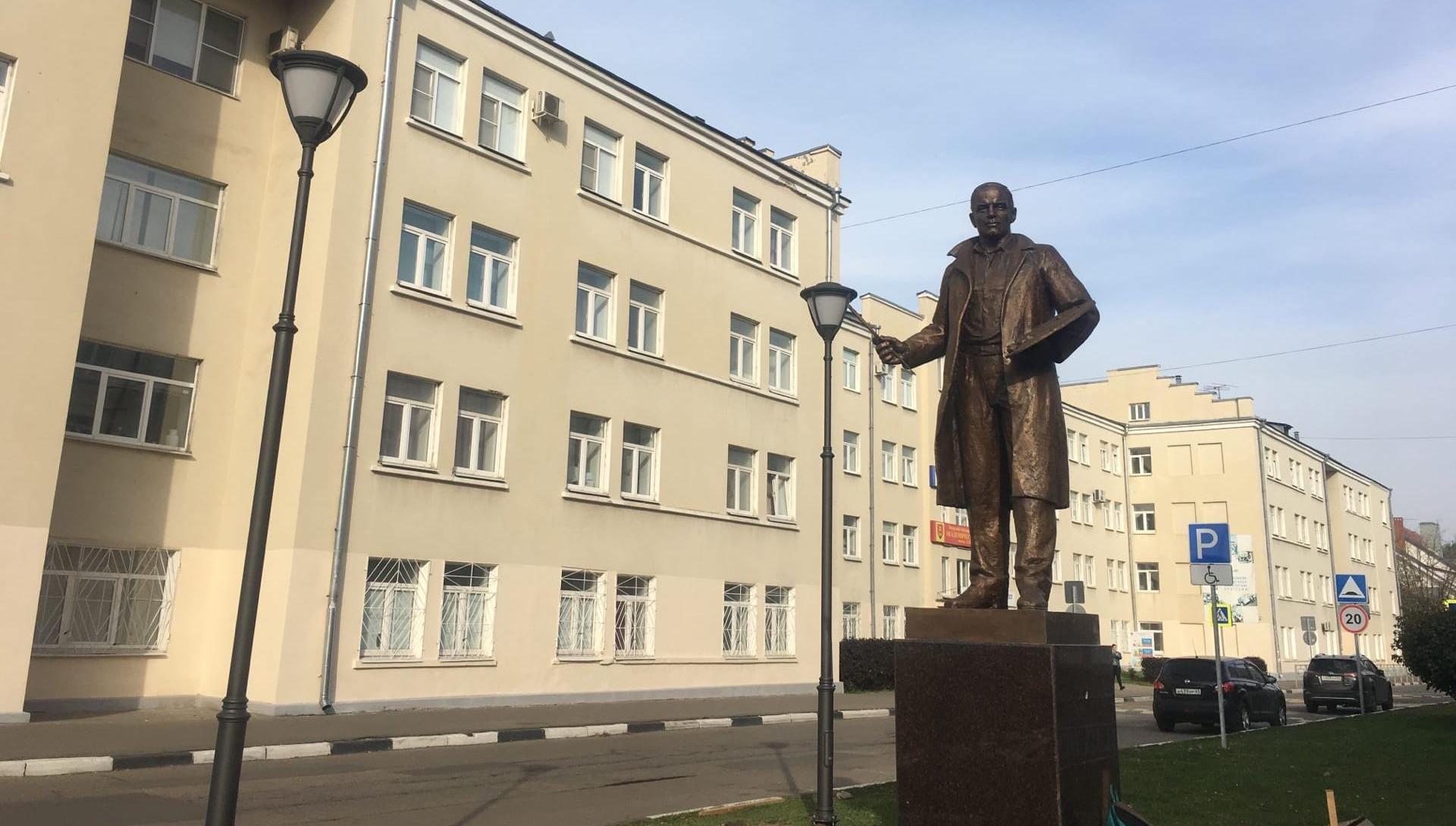Памятник художнику Ефрему Зверькову откроют в Твери