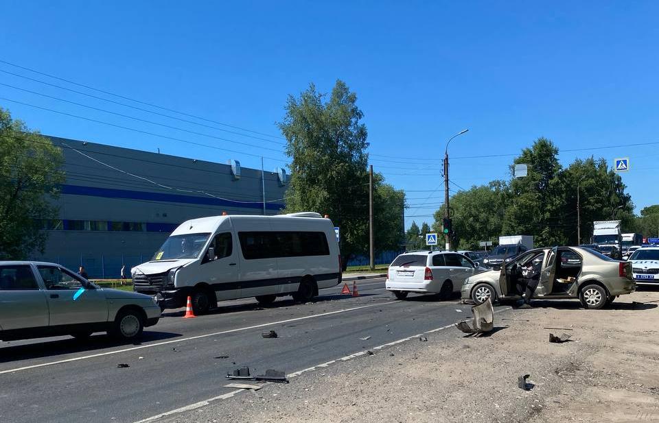 В Твери произошла авария с четырьмя машинами: пострадали три человека - новости Афанасий