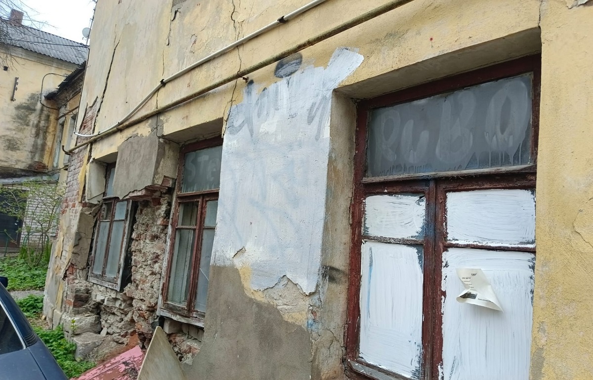 В Твери разрушается «Клементьевский» дом