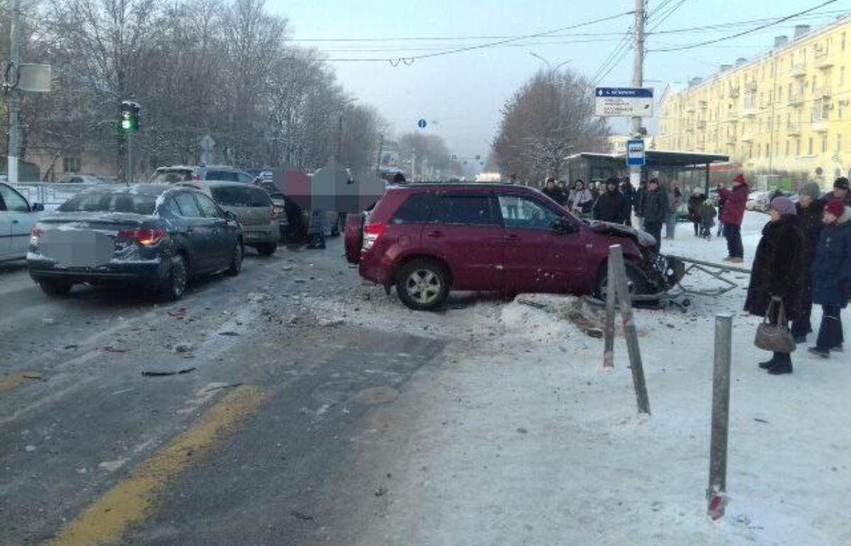 В Твери произошла массовая авария с пятью машинами