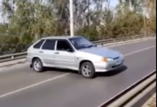 В Тверской области водитель перекрыл движение по мосту