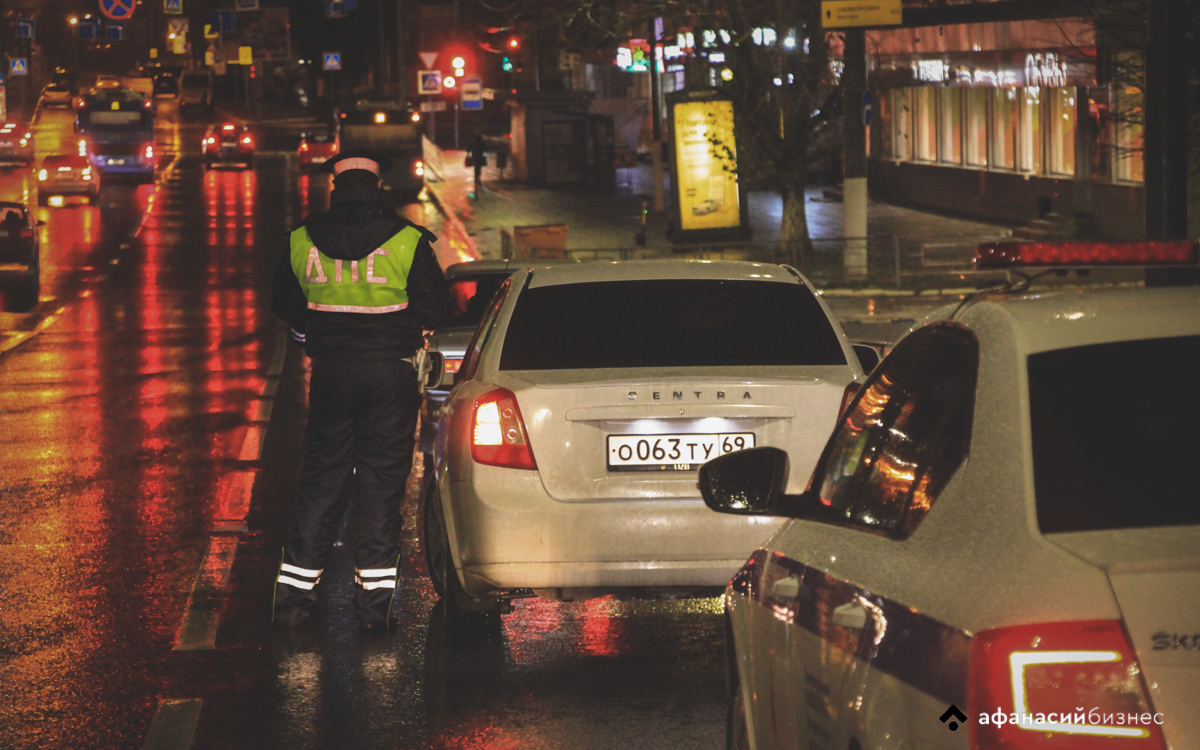 Когда на такси дешевле: во время массовой проверки на дорогах Твери ловили пьяных и бесправных - новости Афанасий