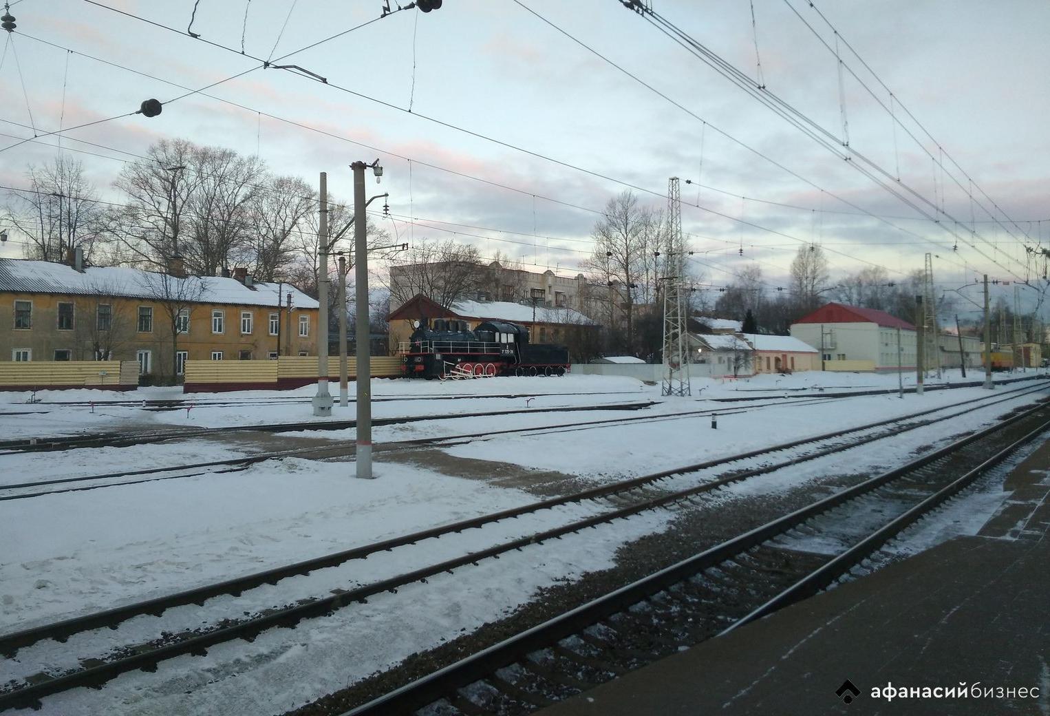 Прокуратура проверяет обстоятельства схода с рельсов снегоуборочного поезда в Тверской области 
