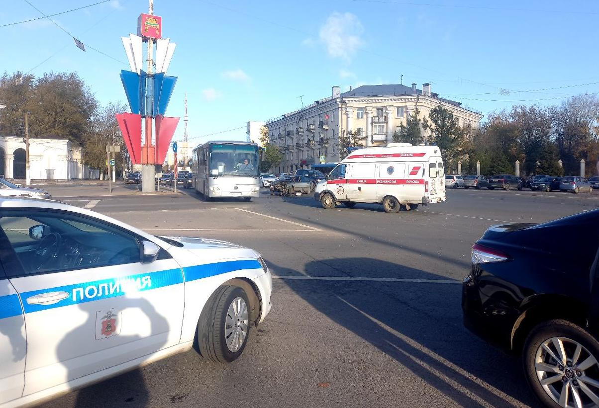 Подросток пострадал в ДТП на площади Гагарина в Твери