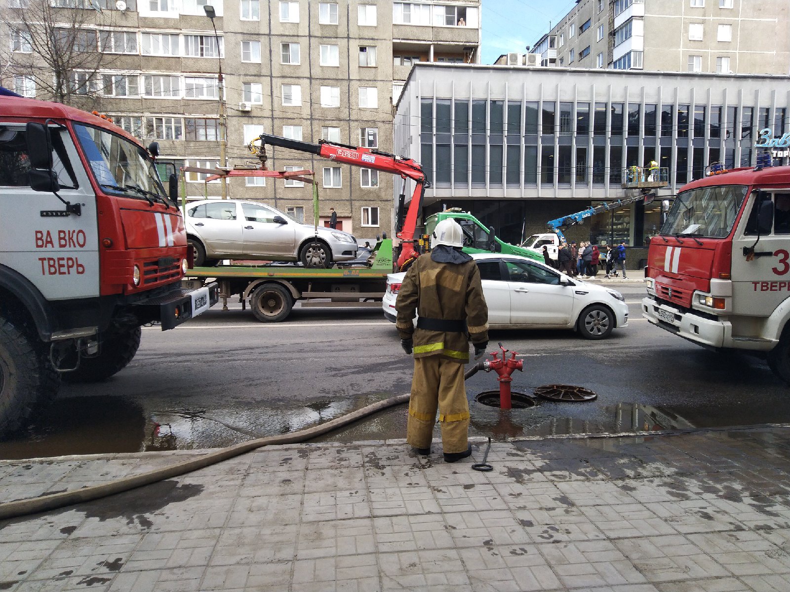 В Твери поощрят спасателей, работавших на пожаре в ЦНИИ