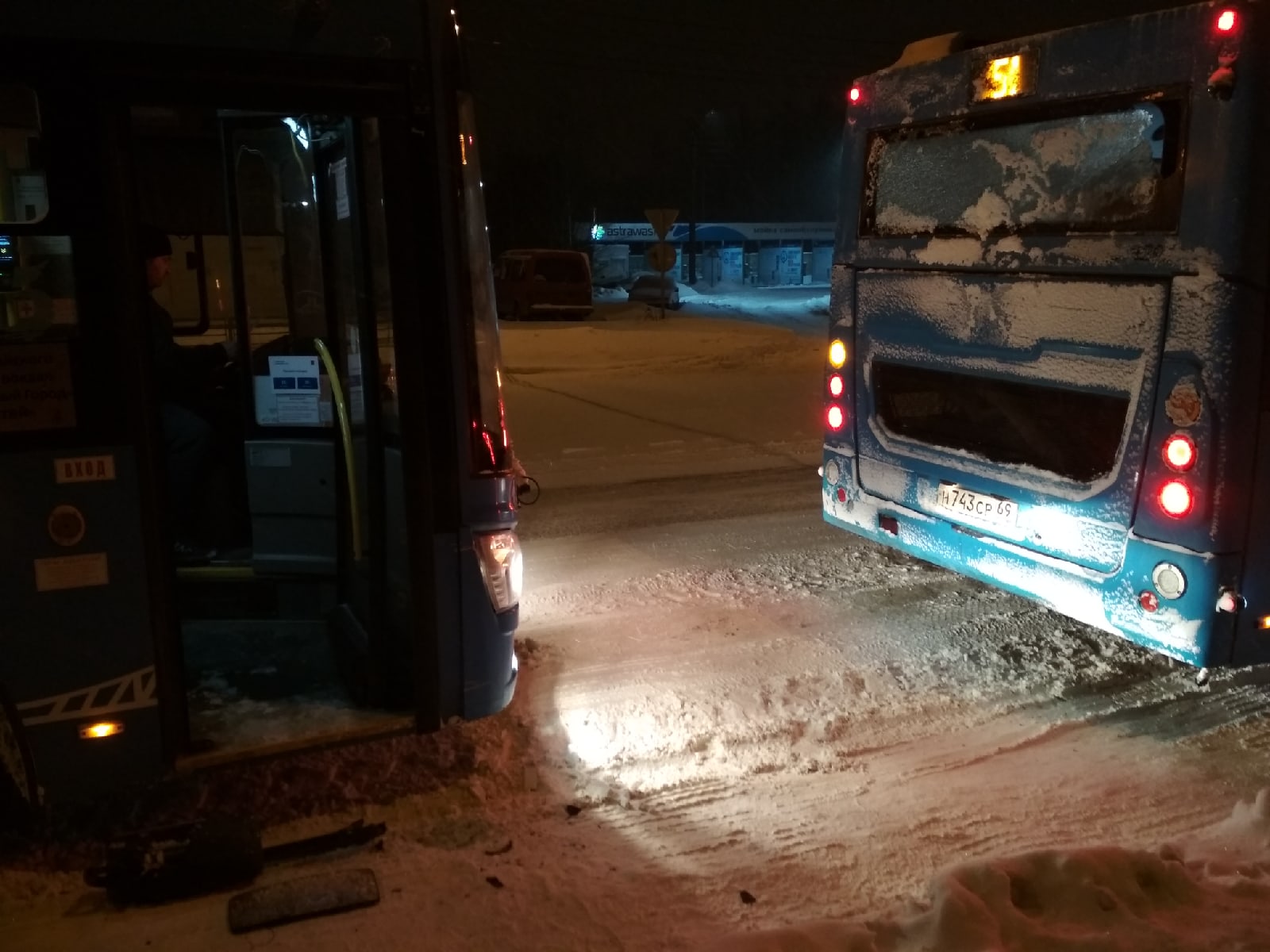 Два автобуса столкнулись в Твери 