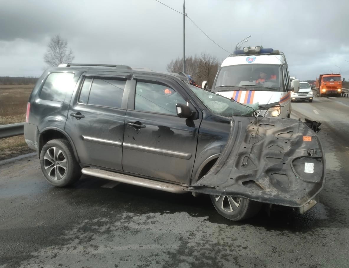 дтп в твери на тверецком мосту. тиа новости тверь происшествия сегодня. авария в центре твери три машины. твериград происшествия в твери. дтп город тверь улица красина.