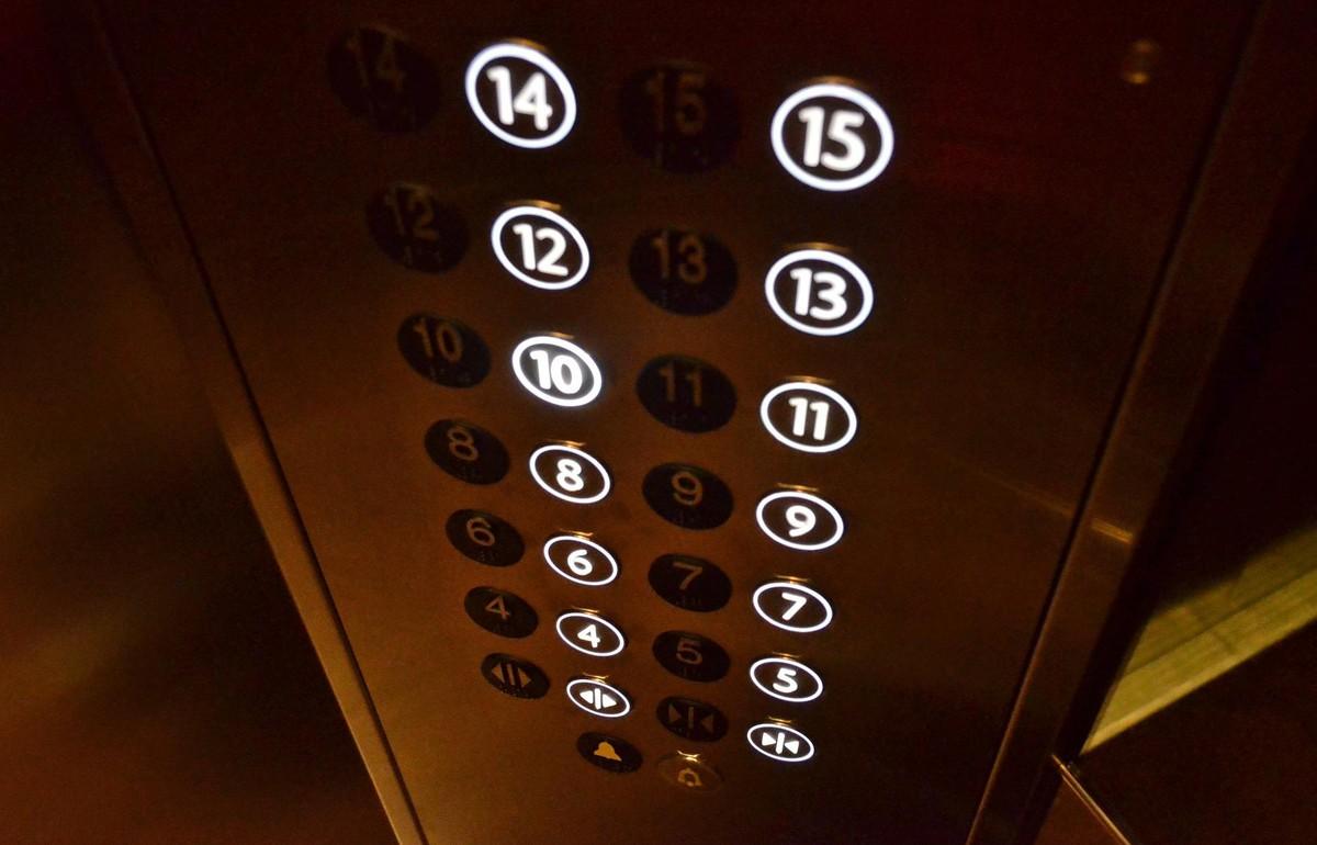 Жителя Твери будут судить за ограбление женщины-инвалида в лифте