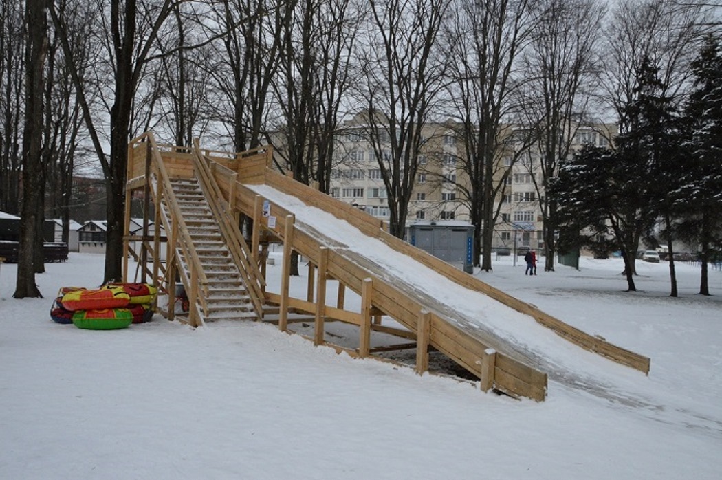 Горка на парке победы