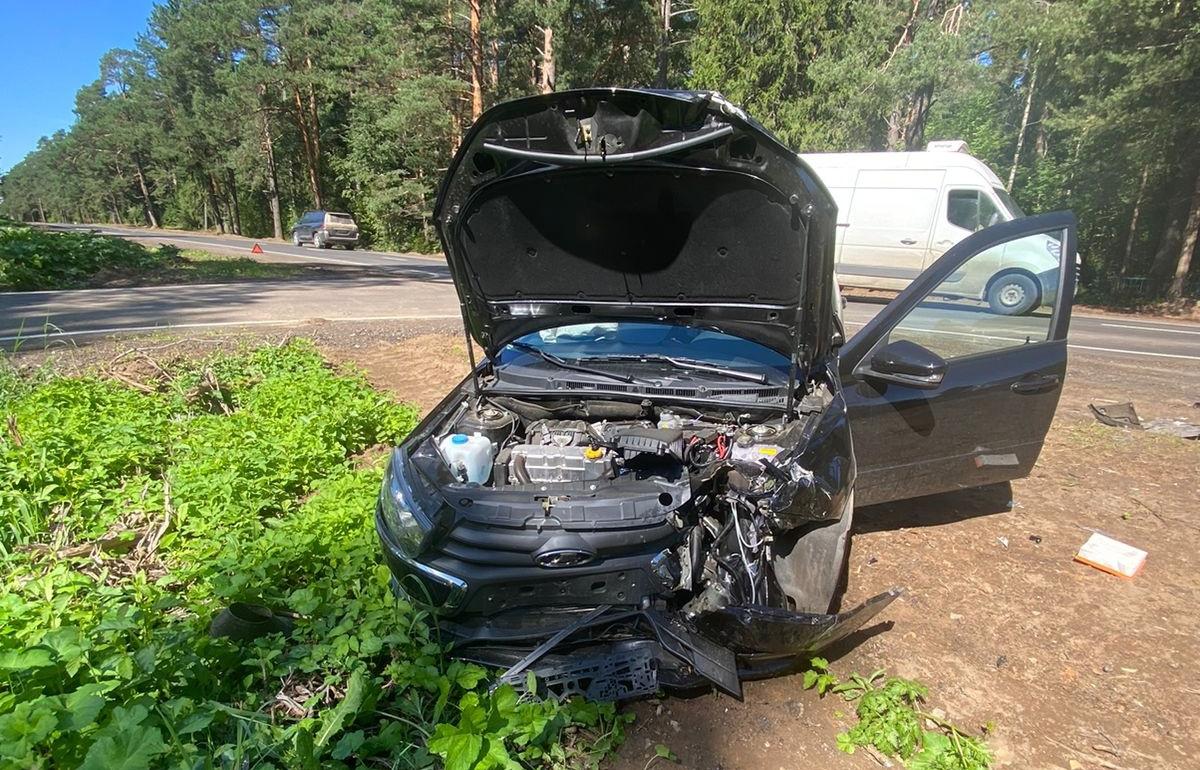 В Максатихинском районе Hyundai врезался в Lada на перекрёстке – Новости  Твери и городов Тверской области сегодня - Afanasy.biz – Тверские новости.  Новости Твери. Тверь новости. Новости. Новости сегодня. Новости Твери  сегодня.