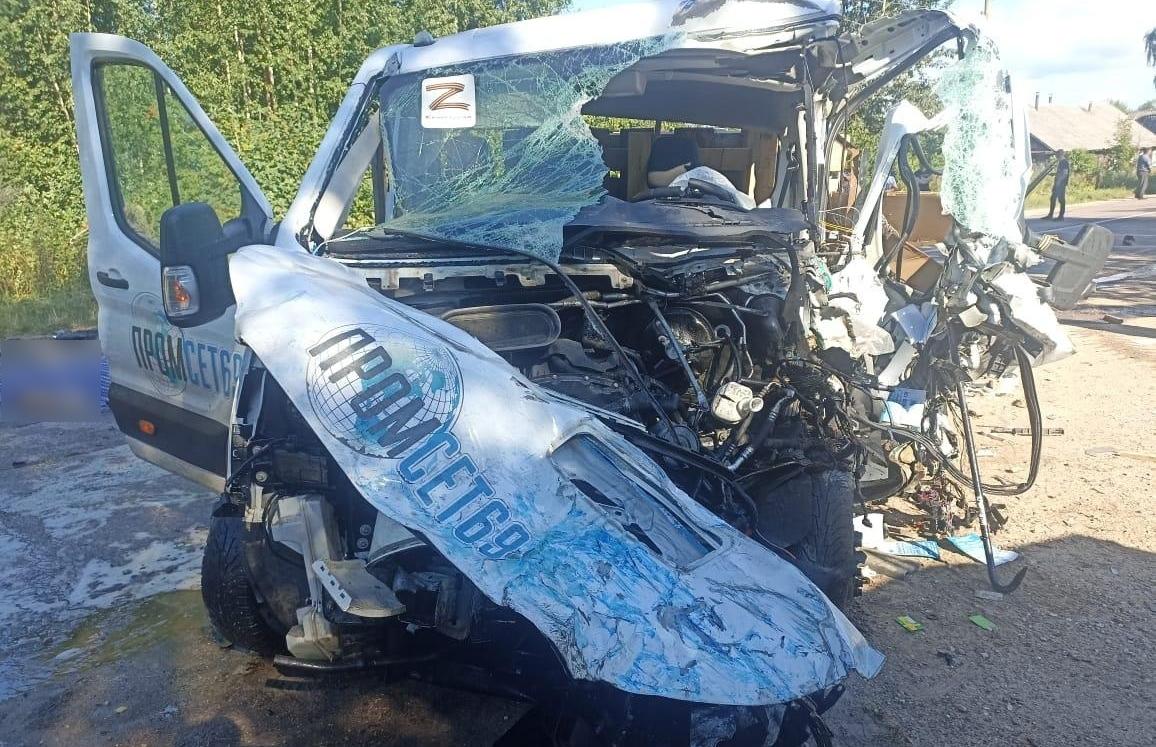 Водитель погиб при столкновении двух грузовиков в Тверской области  - новости Афанасий
