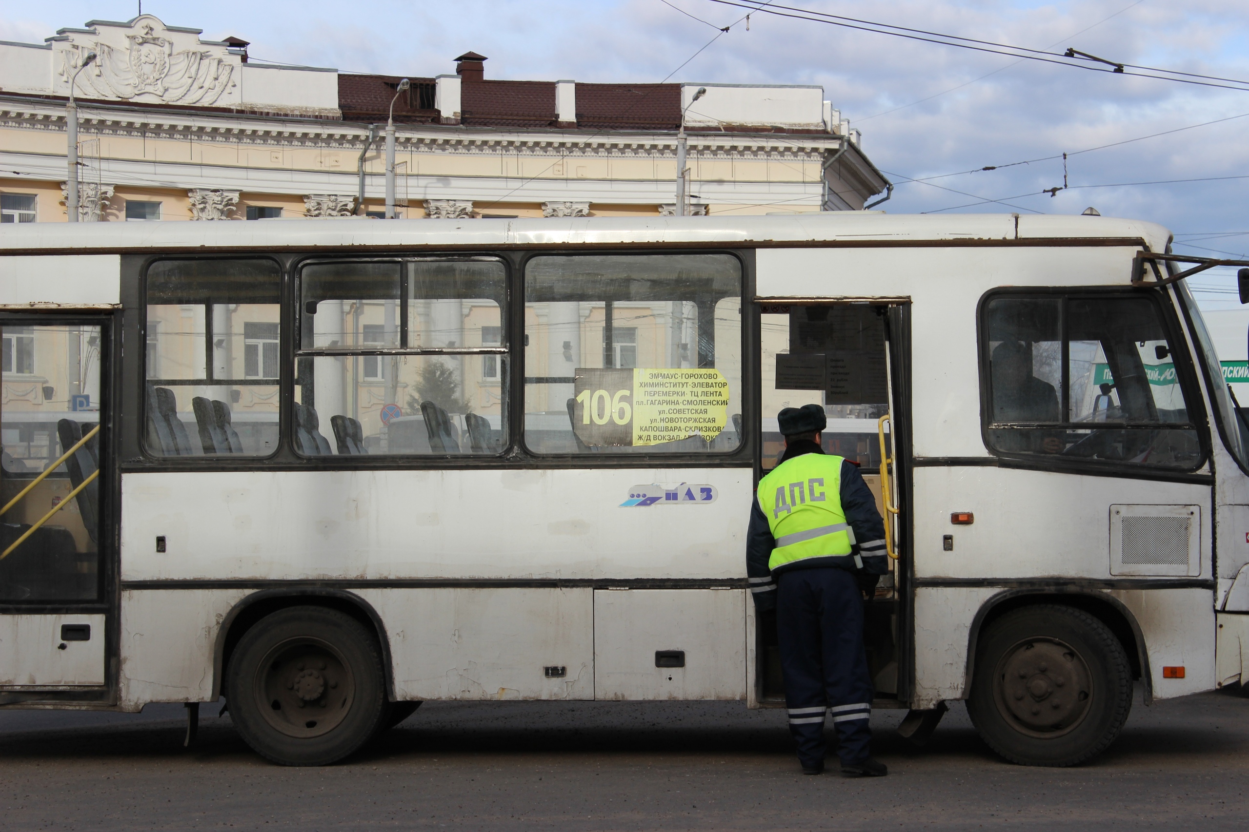 На дорогах Тверской области автоинспекторы проверили более 70 автобусов