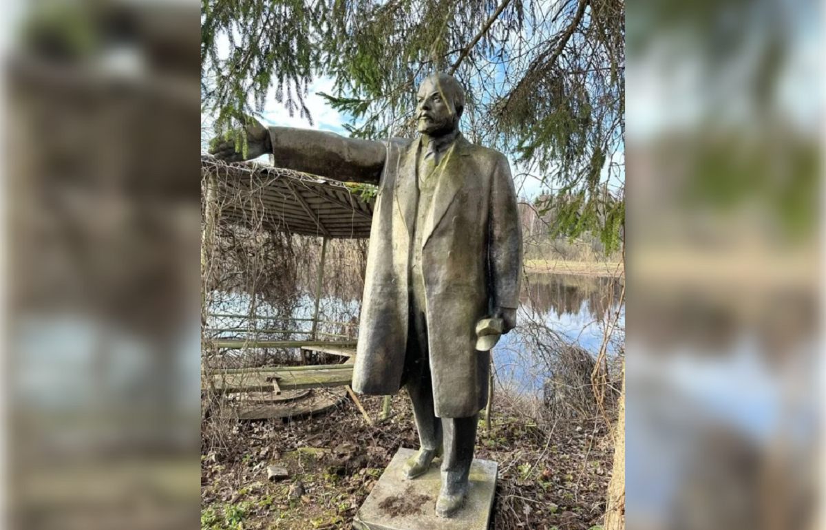 В Вышнем Волочке продают памятник Ленину