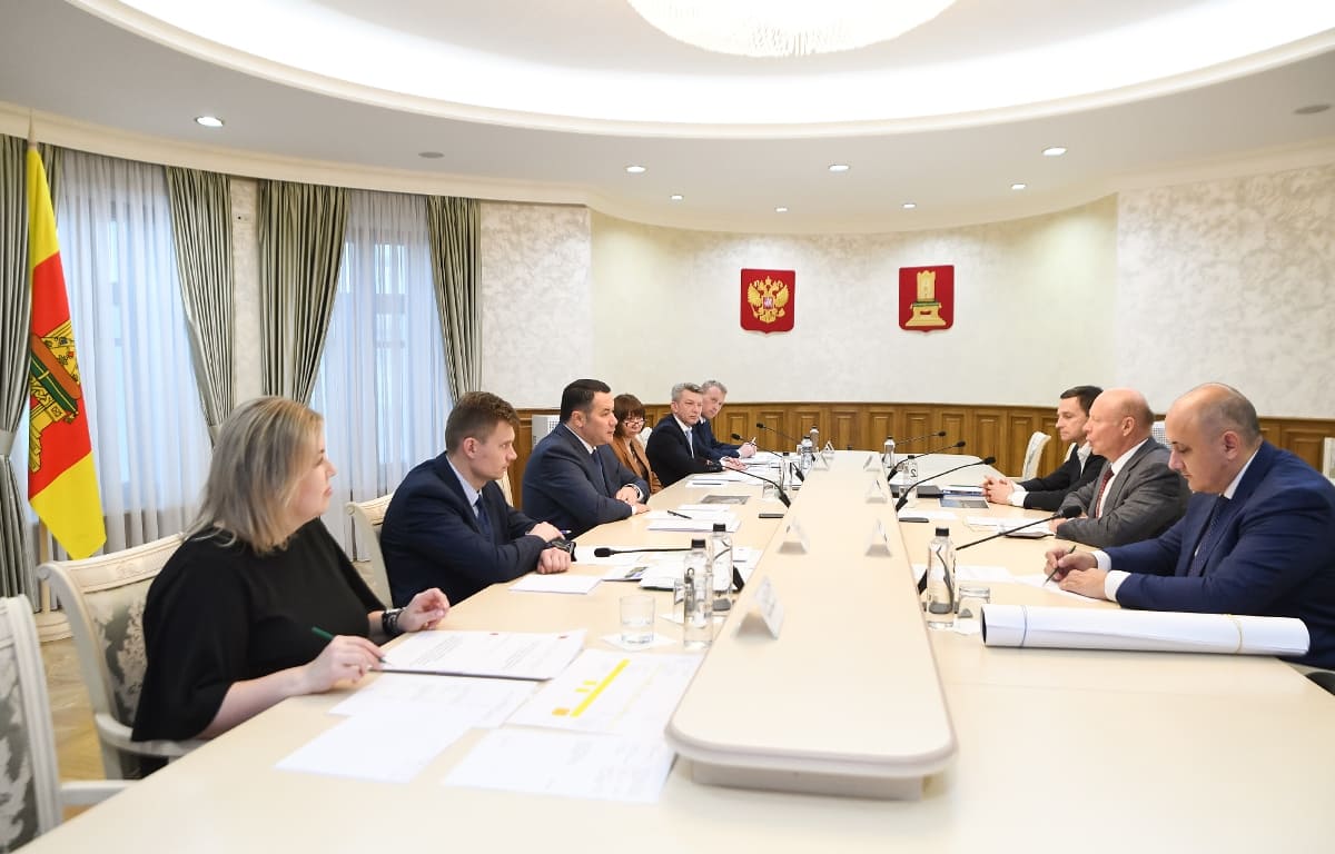 Губернатор Игорь Руденя обсудил с инвестором реализацию проектов в сферах промышленности и туризма