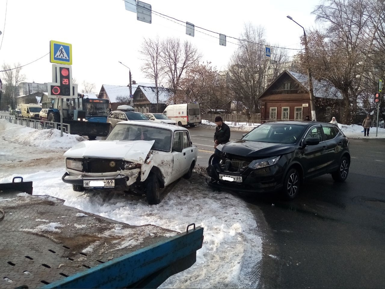 Водитель «семерки» пострадал в ДТП в Твери 