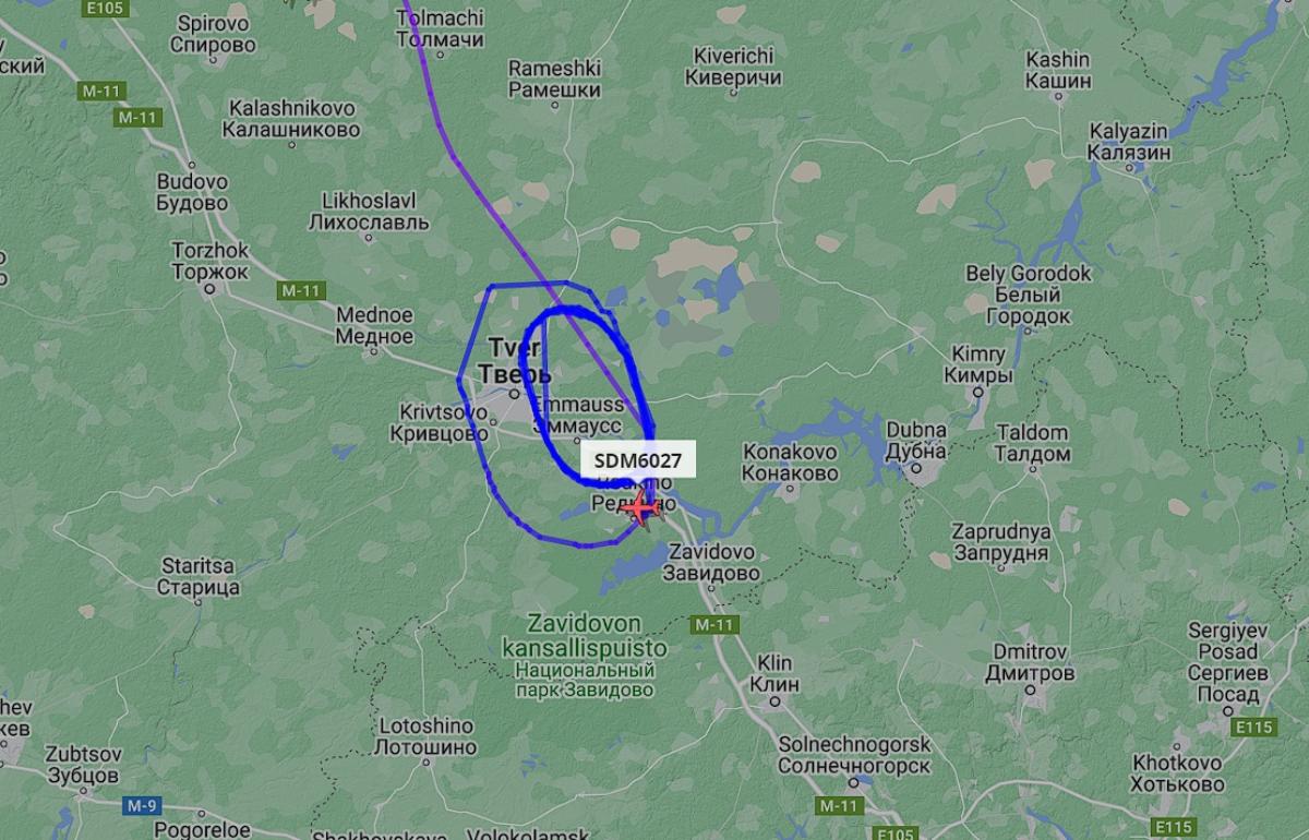 Из-за неизвестных летательных аппаратов над Тверью кружил самолёт из Санкт-Петербурга