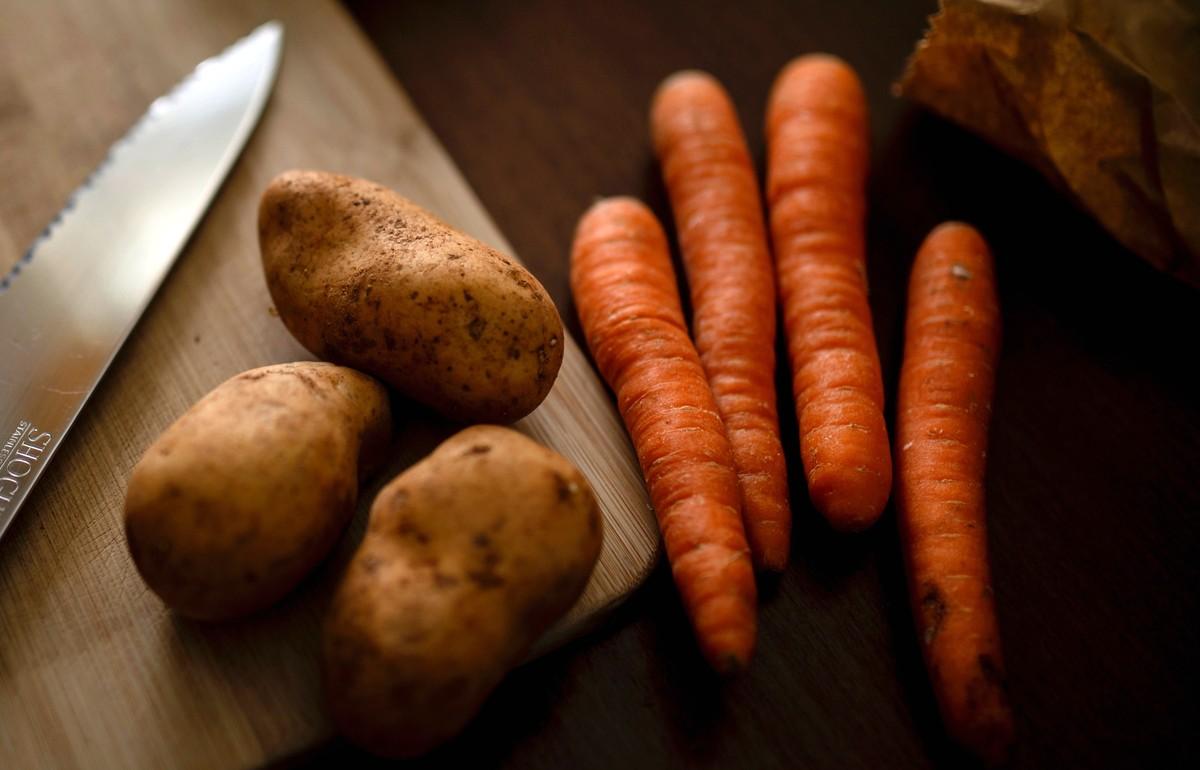 Жителей Западнодвинского округа предупредили о токсичных веществах в моркови из Ижевска и картофеле из Краснодара - новости Афанасий