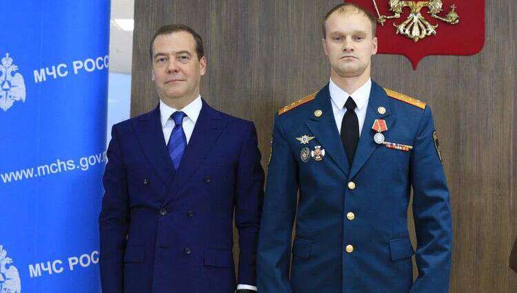 Премьер РФ наградил спасателя из Тверской области медалью Александра Суворова