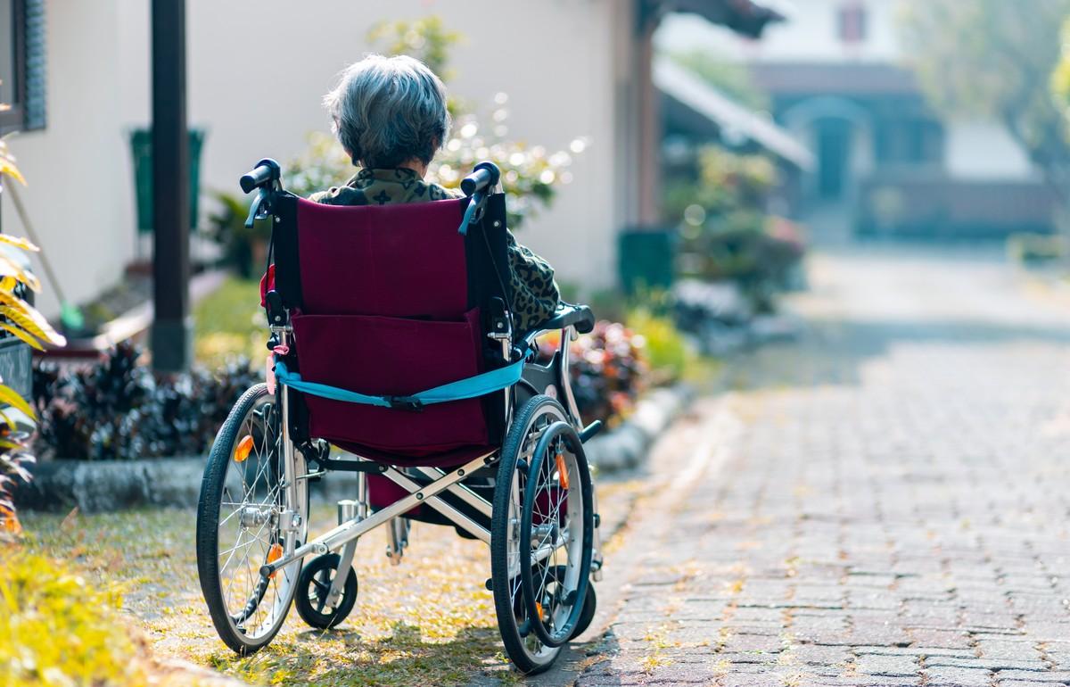 Социальные пенсии инвалидов нельзя будет списывать за долги - новости Афанасий