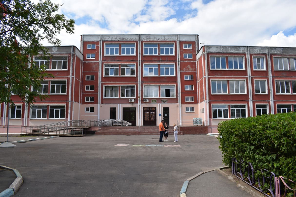 В Твери в МБОУ «Центр образования №49» продолжаются работы по капитальному ремонту