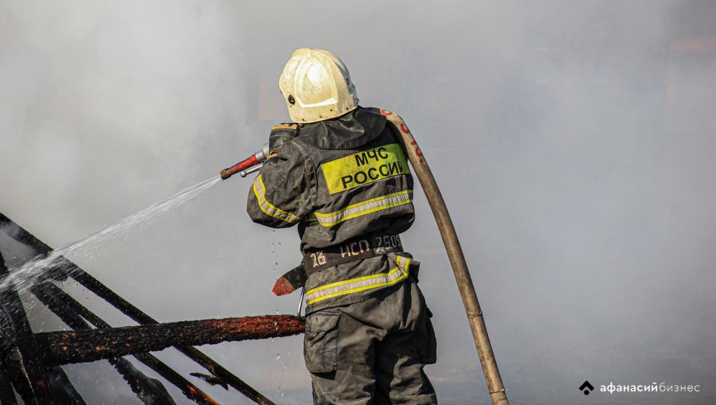 В Тверской области тушили пожар в загородном отеле