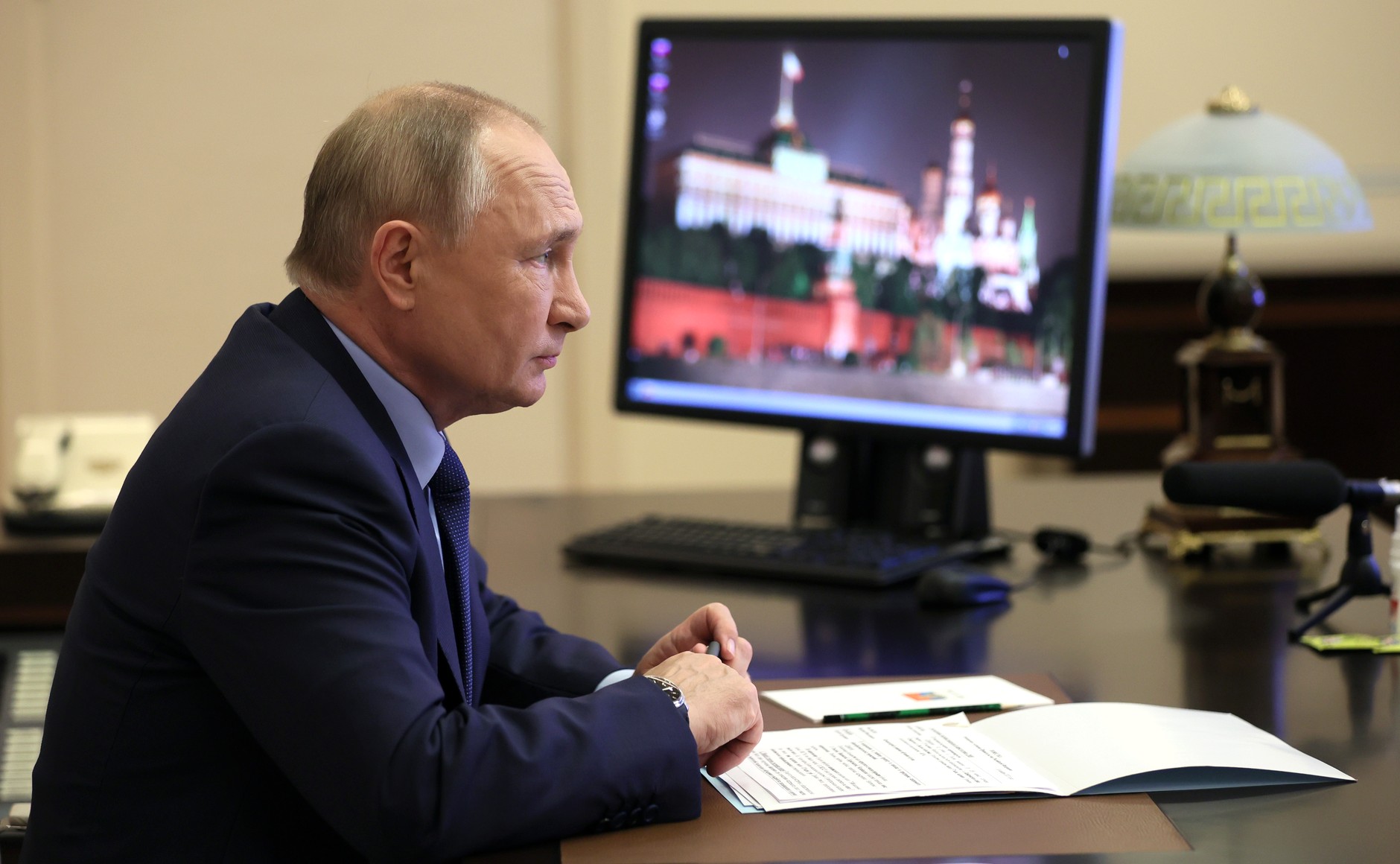 Путин сообщил об увеличении пенсии, МРОТ и прожиточного минимума - новости Афанасий