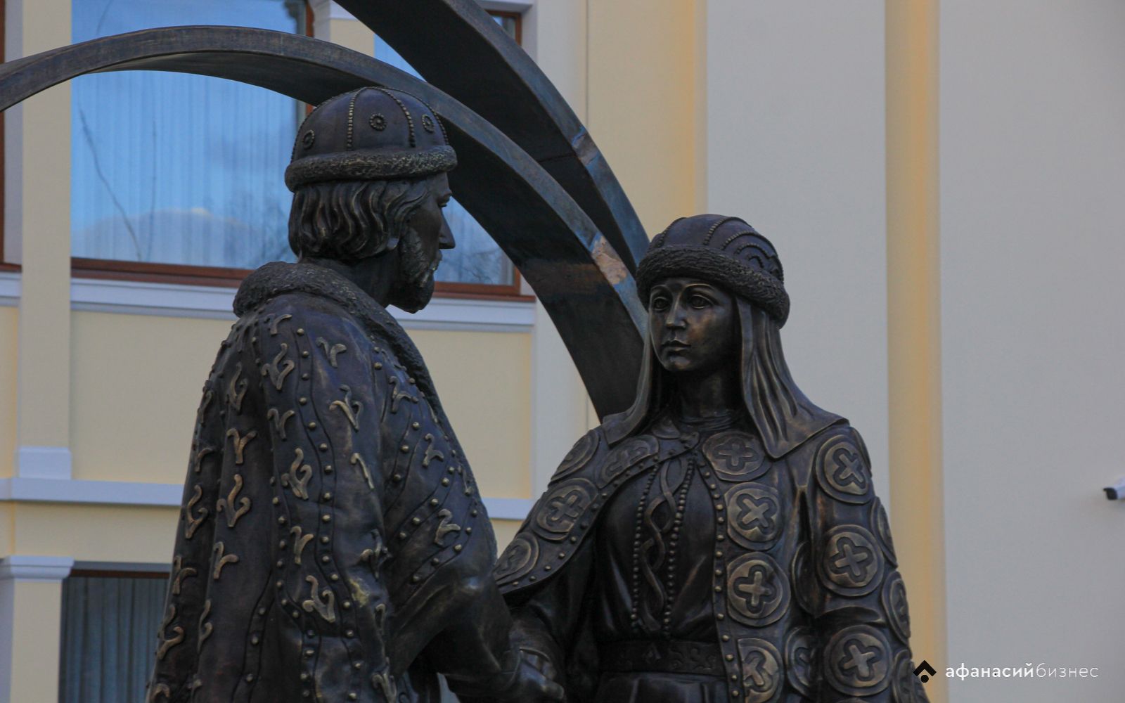 Тверь 14 век. Памятник Михаилу Тверскому и Анне Кашинской в Твери.