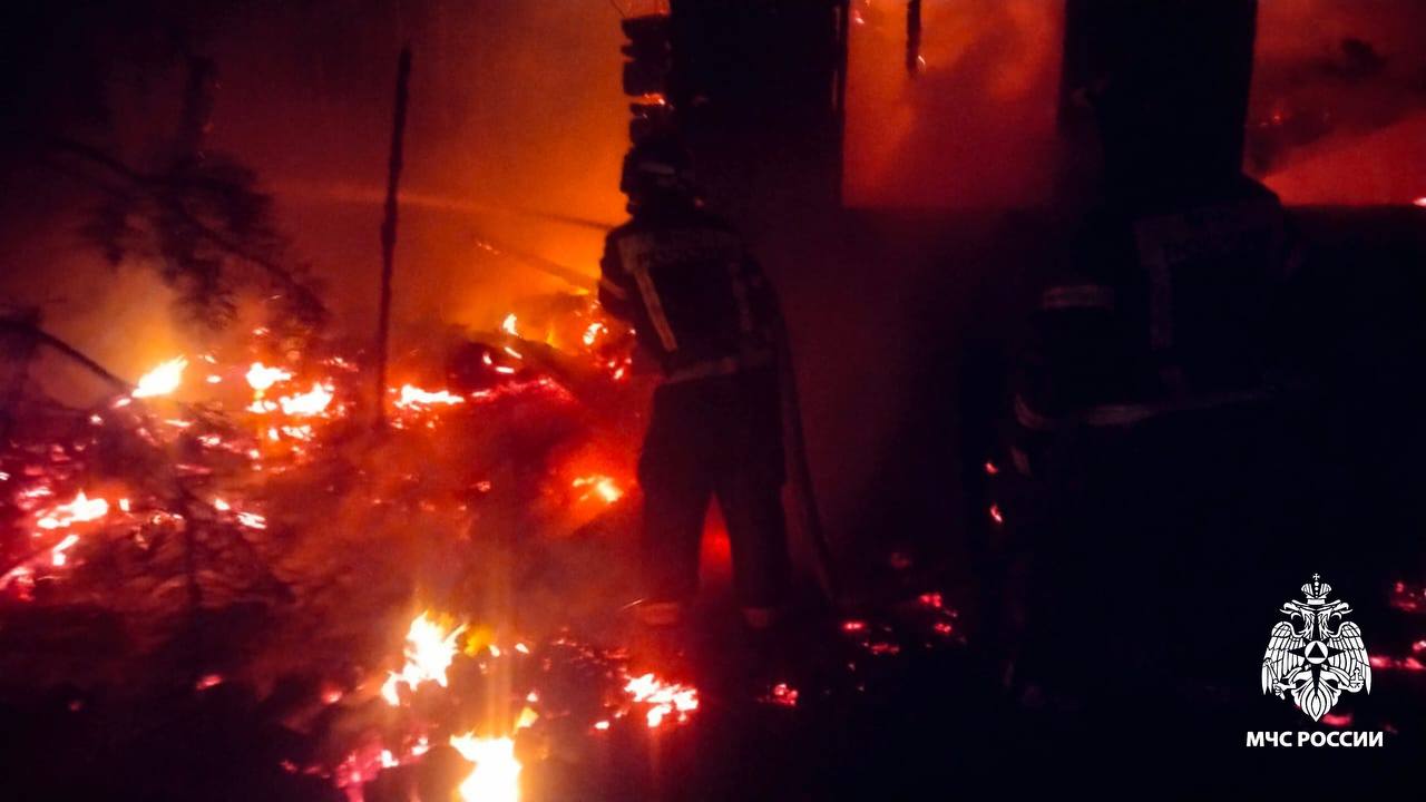  Под Лихославлем в Тверской области ночью сгорел дом