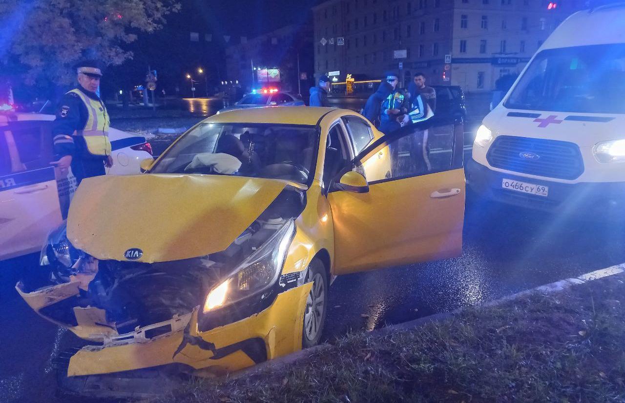 Ночью в Твери на Петербургском шоссе произошло ДТП с пострадавшими - новости Афанасий