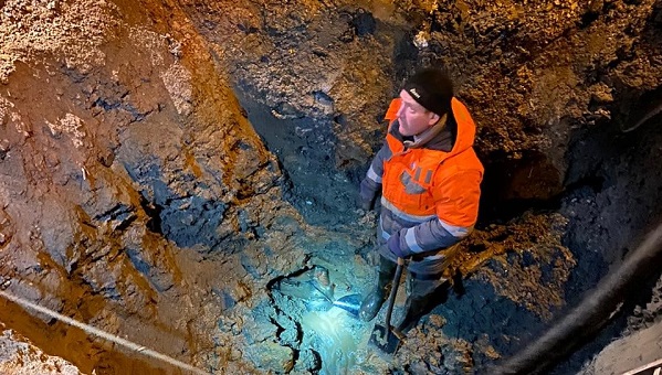 Повреждение водопровода на бульваре Цанова в Твери будет устранено к полуночи