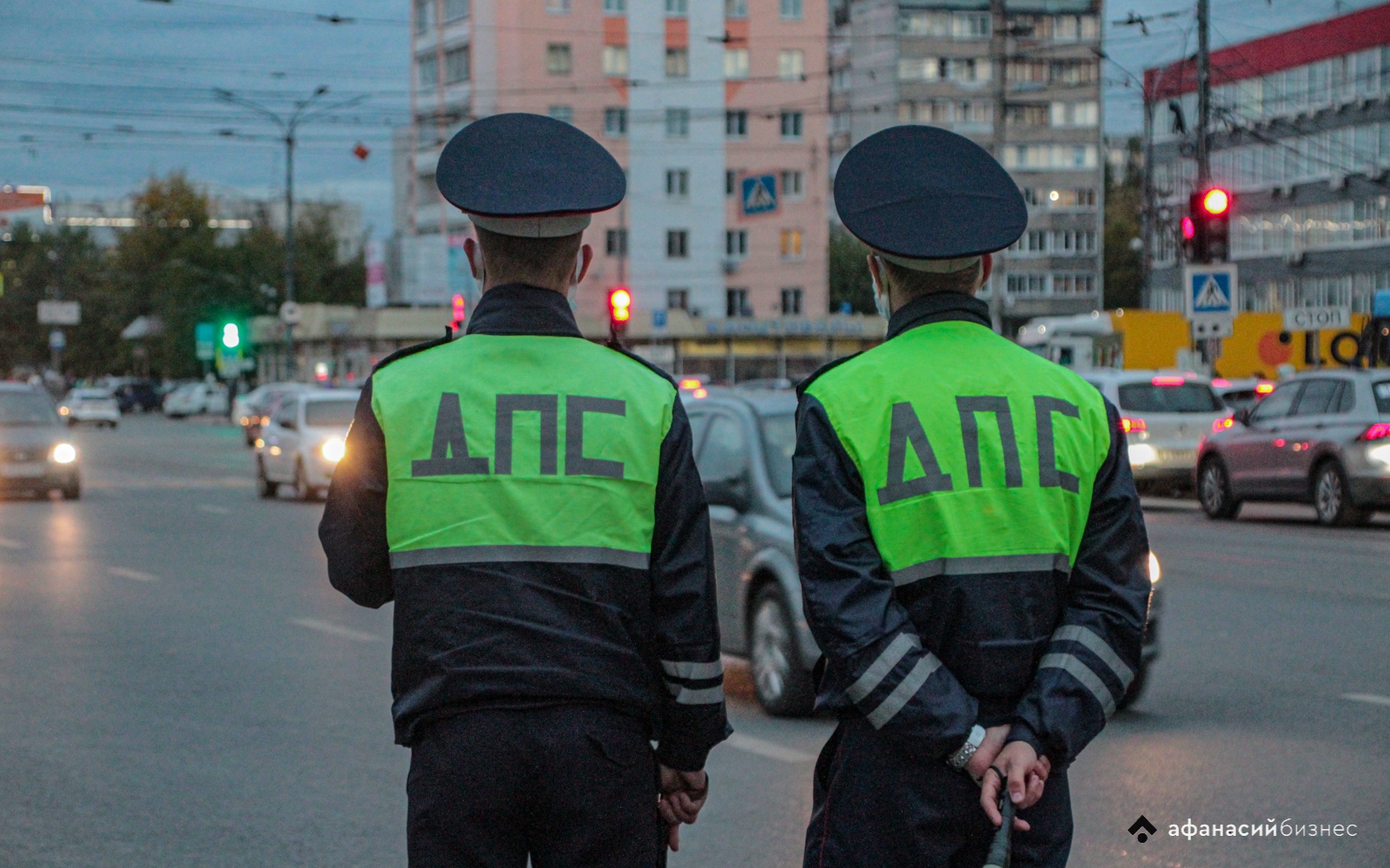 Вступает в силу через 10 дней. ДПС. Нарушители ПДД. Сотрудник ГИБДД. Внимание пешеход.