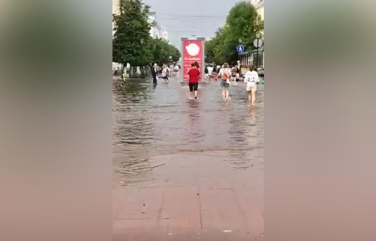 Летний ливень затопил улицы Твери - новости Афанасий