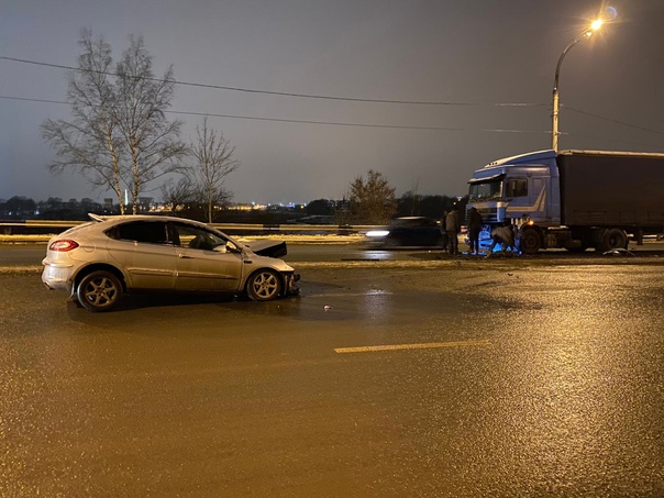 Водитель с подозрением на опьянение устроил ДТП на встречной полосе в Твери