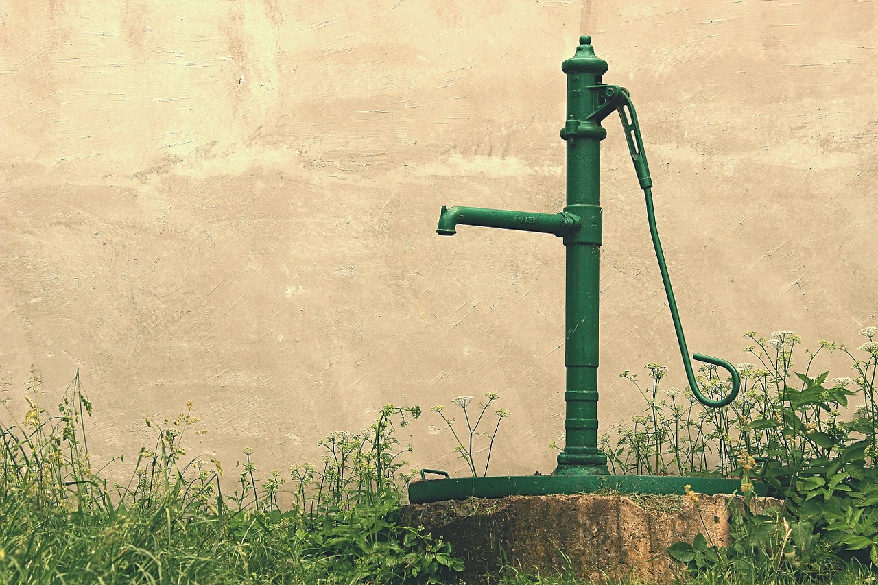 Восстановить подачу воды в Твери планируют в течение нескольких часов