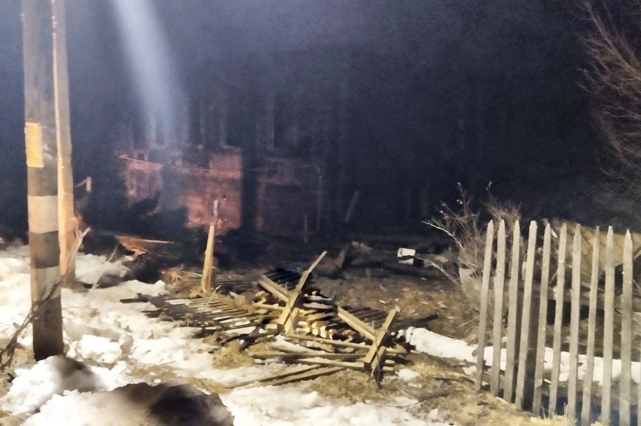 В деревне под Бологое в собственном доме сгорел мужчина