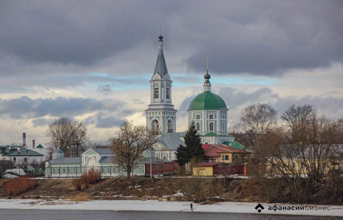 Погода в Твери сегодня: небольшой «минус» и снегопад